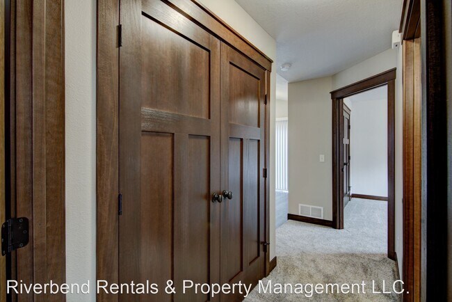Building Photo - 3 br, 2 bath House - 4912 Waylon St