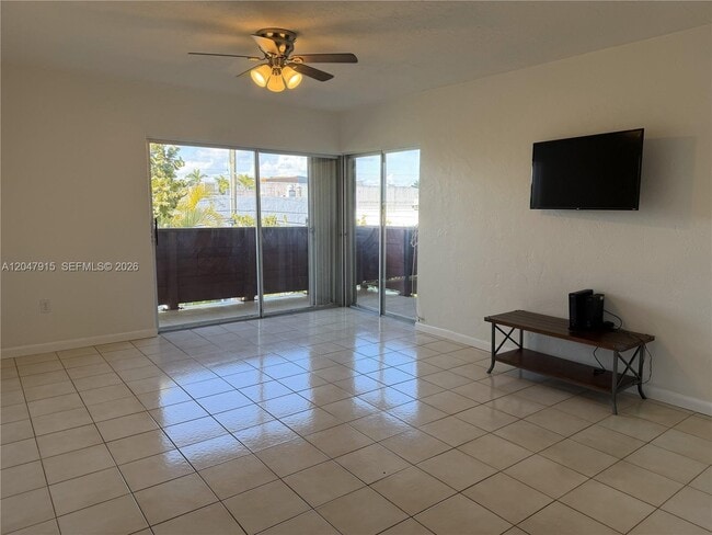 Building Photo - 1205 Mariposa Ave