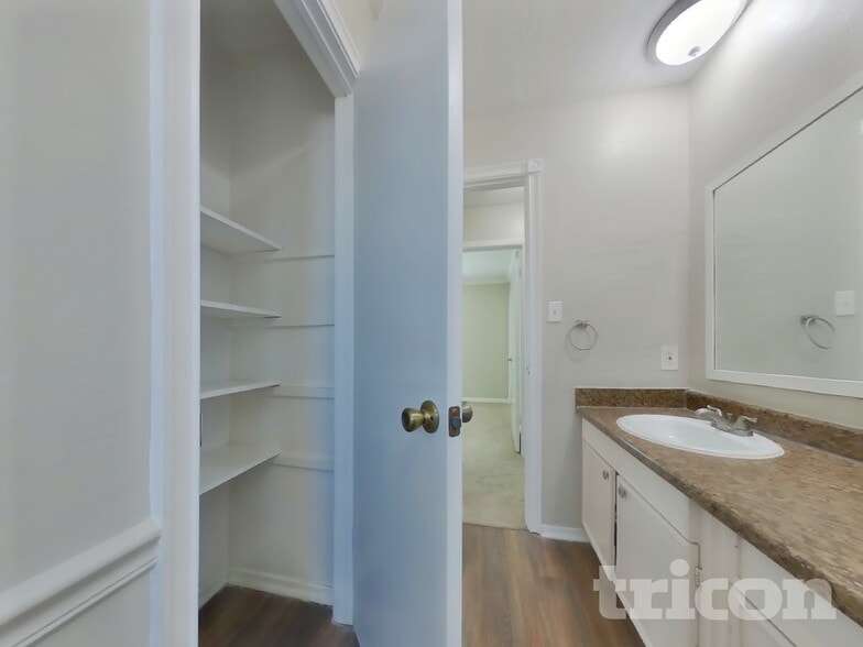 Building Photo - 6128 Silver Leaf Dr