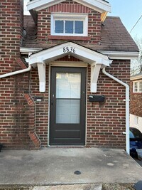 Building Photo - 8836 Ramona Lake Dr