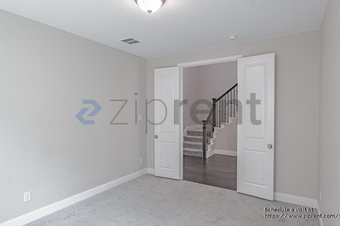 Building Photo - 6016 Cross Point Ln