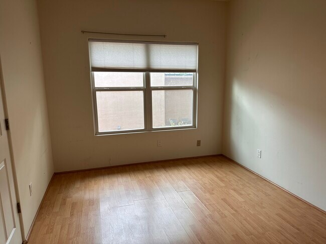 Building Photo - 6464 Valentine Way