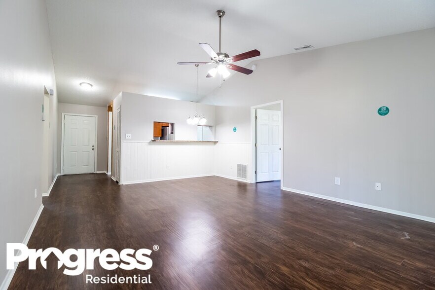 Building Photo - 2645 Annhurst Ave