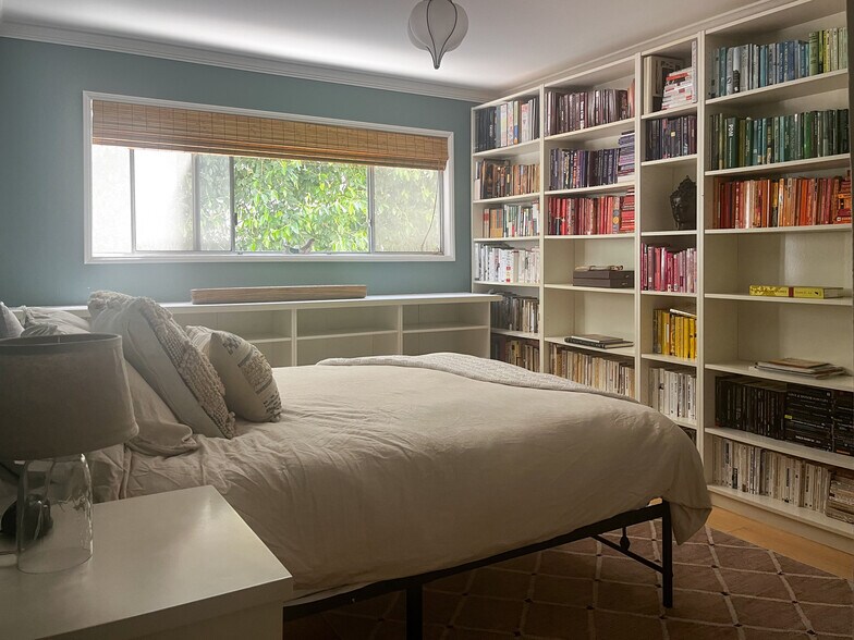 Building Photo - 700 Westmount Dr