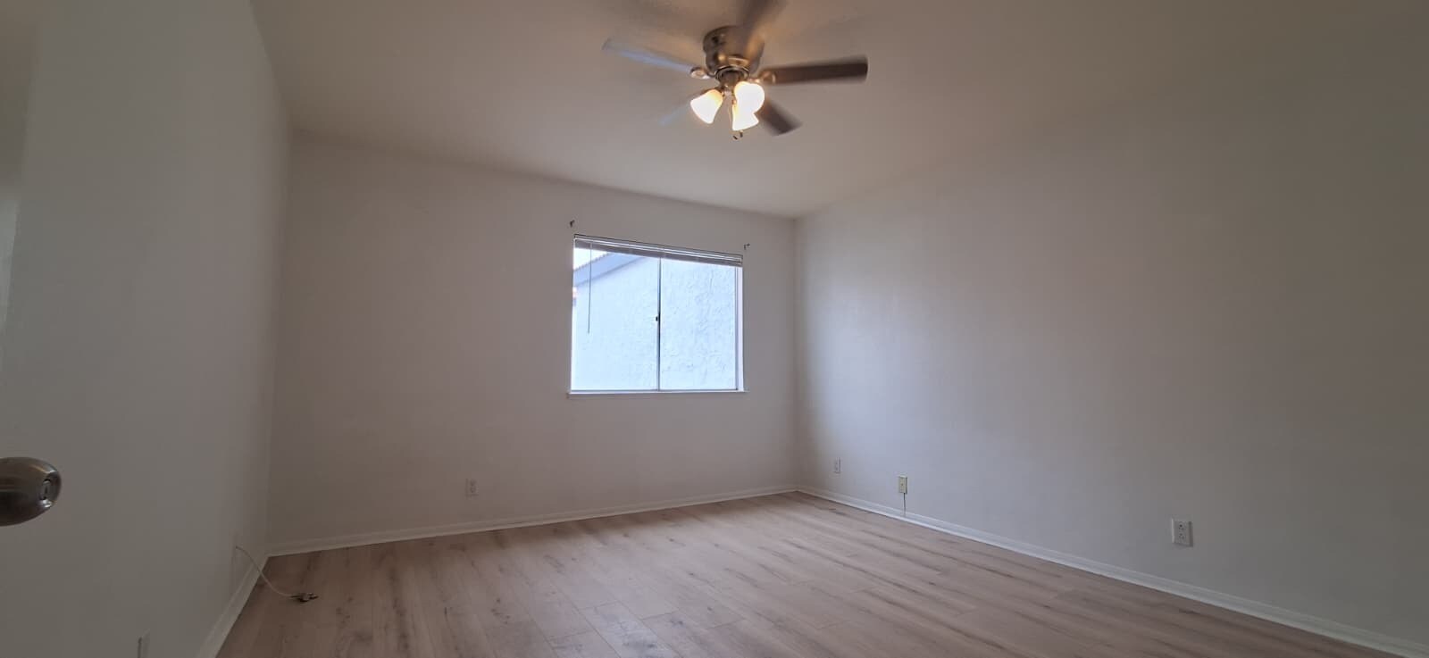 Building Photo - 1455 E Katie Ave