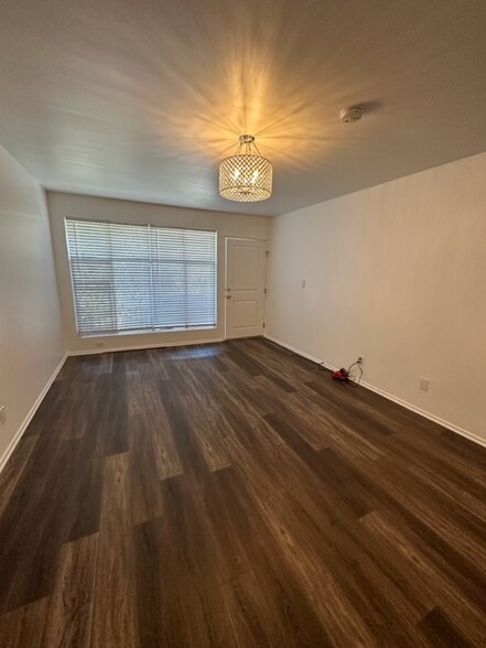 Building Photo - 6108 Carmen Pl