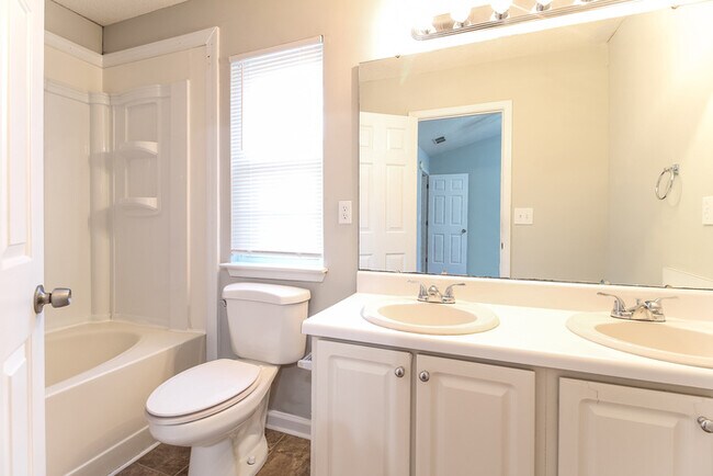 Building Photo - Spacious 3 Bedroom Home in Simpsonville, SC