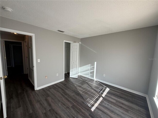 Building Photo - 11701 Brenford Crest Dr