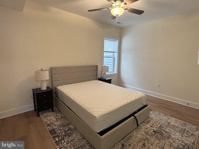 Building Photo - 111 W North St