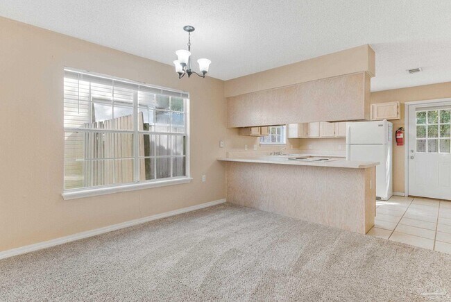 Building Photo - 139 Wildflower Ln