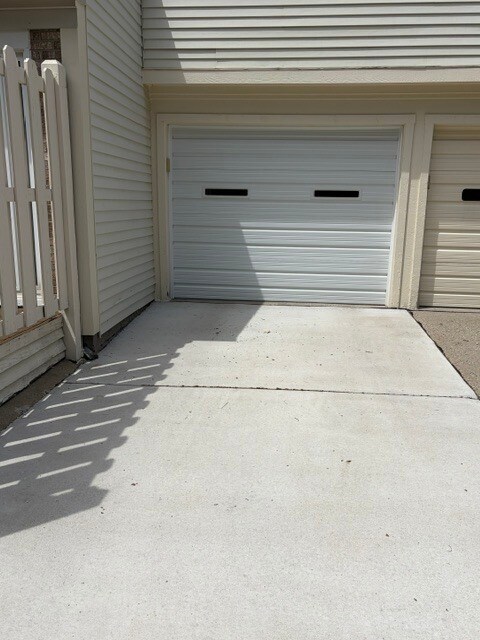 Building Photo - 1412 Hidden Meadows Dr E