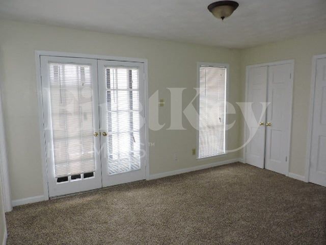 Building Photo - 3347 Bluemont Dr