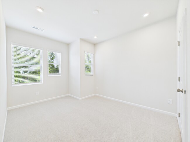 Building Photo - 3022 Hutton Gdns Ln