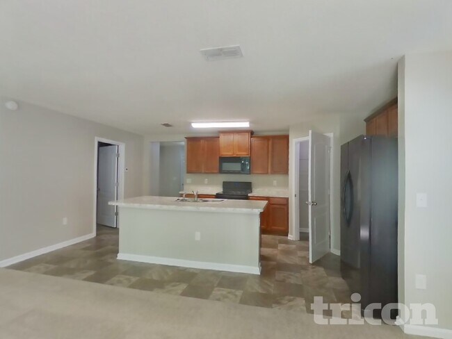 Building Photo - 1987 April Oaks Dr