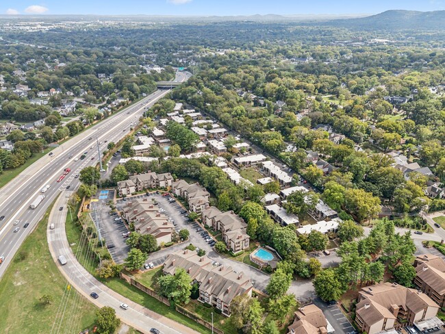 Building Photo - 3000 Hillsboro Pike