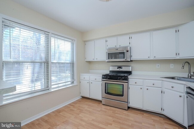 Building Photo - 6202 Cedar Ct