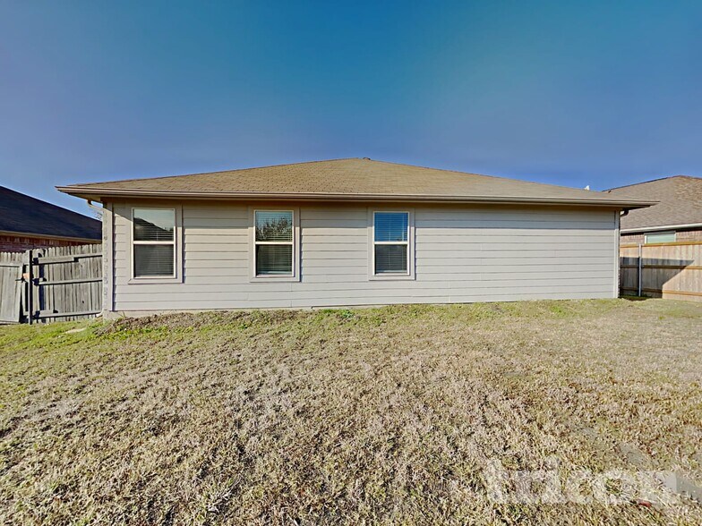 Building Photo - 1600 Bob Dr