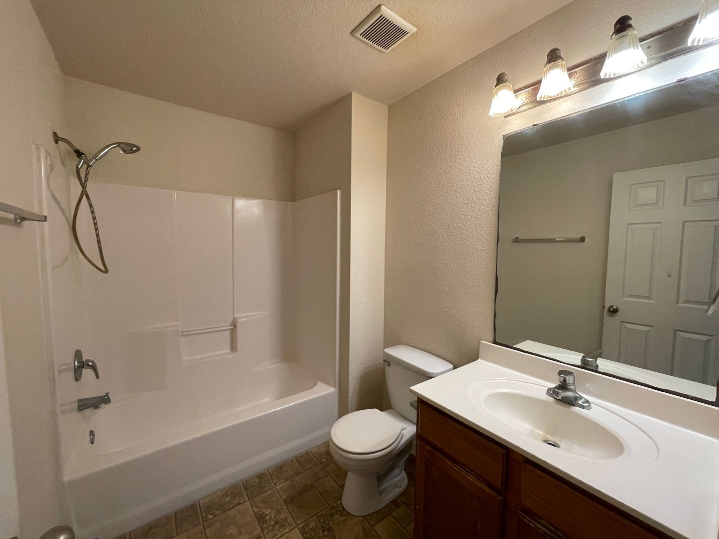 Building Photo - 4006 Cambridge Dr