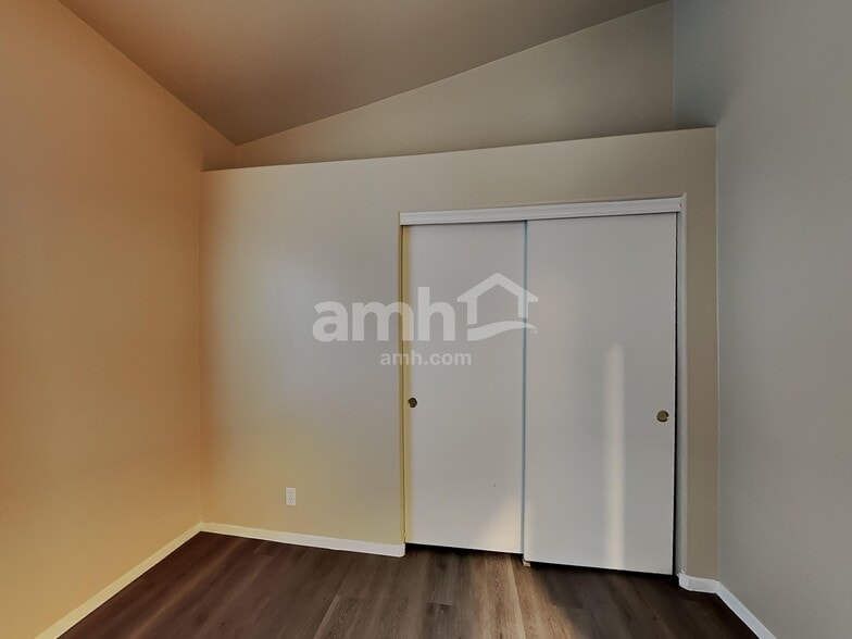 Building Photo - 8340 Spruce Meadows Ave