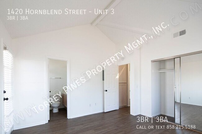 Building Photo - 1420 Hornblend St