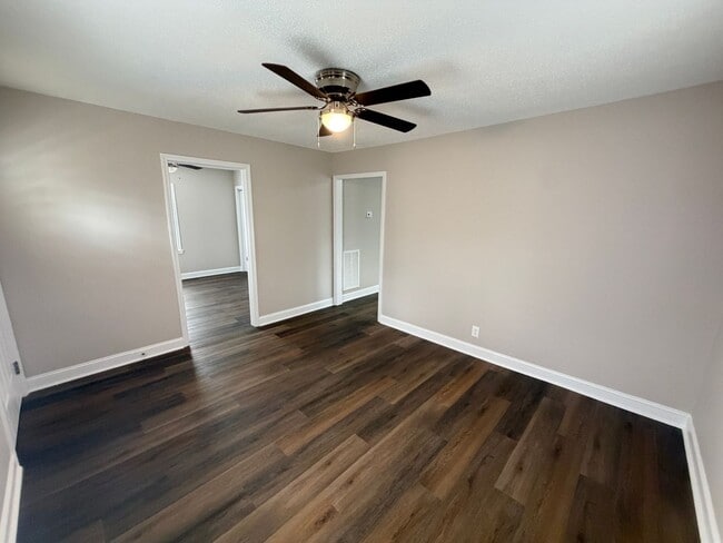 Building Photo - Charming Updated Home Minutes from Downtown Kannapolis