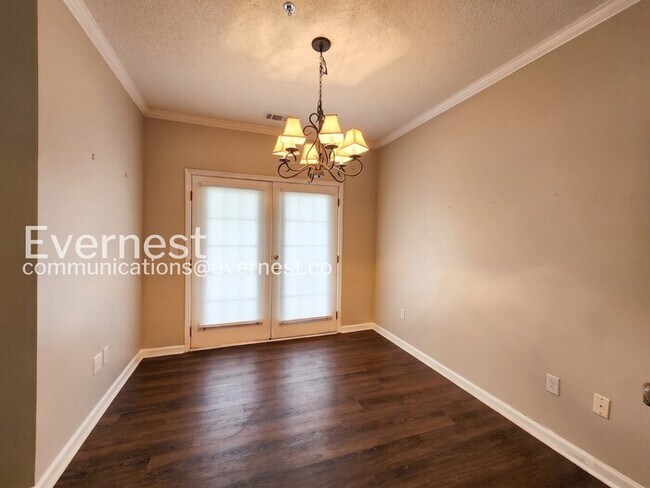 Building Photo - 3 Bed, 2.5 Bath Townhome with Garage / Pet-Friendly / Coming Soon!