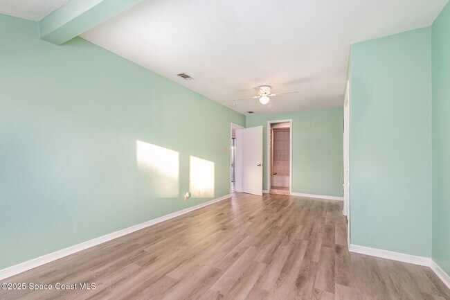Building Photo - 2155 Palm Ave