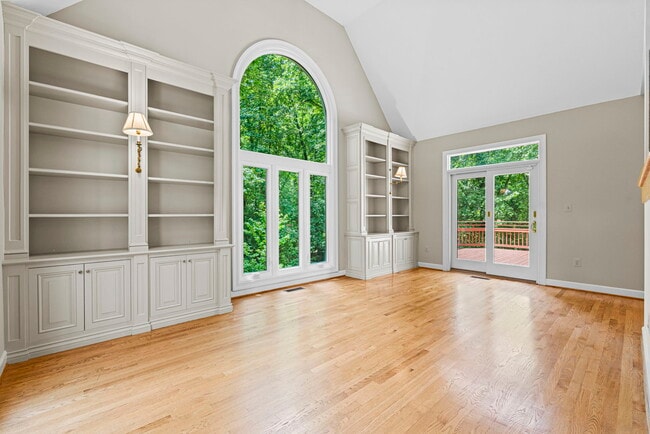 Building Photo - 7926 Long Ridge Ct
