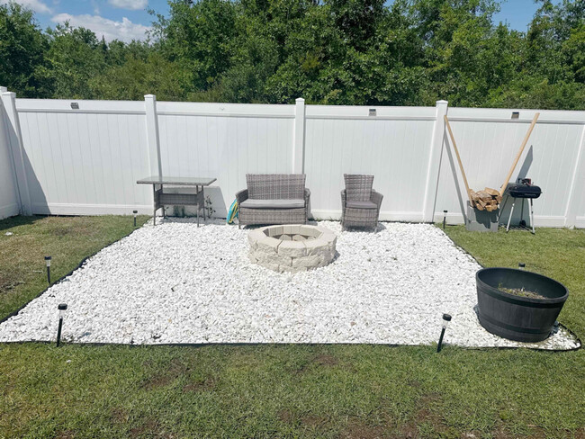 Building Photo - 4865 Conner Ln