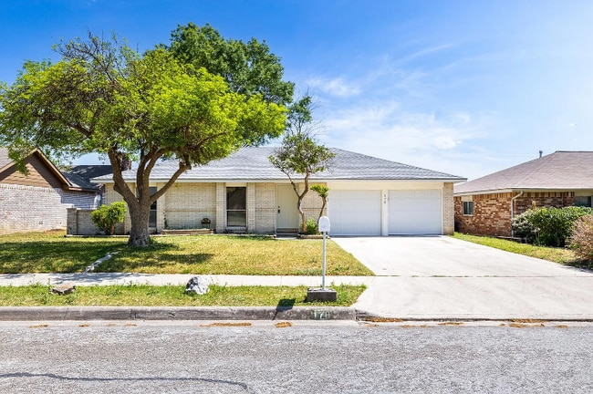 Building Photo - 178 Oakside