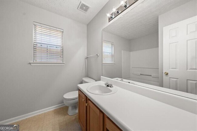 Building Photo - 1424 Gates Cir SE