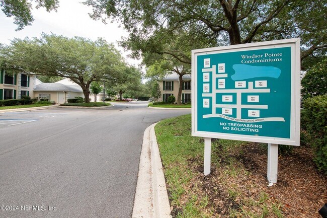 Building Photo - 13715 Richmond Park Dr N