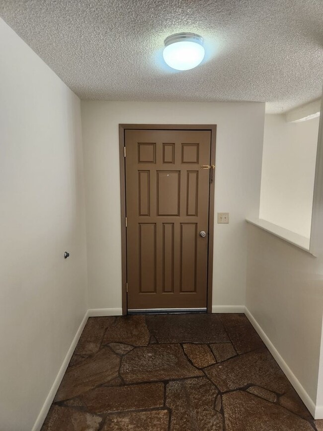 Building Photo - Coming Soon! 4 bedroom 2 bath