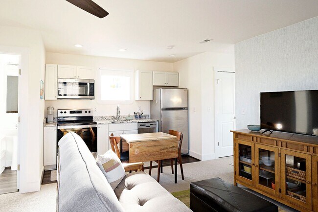 Building Photo - Fully Furnished Belvedere Studio – Move-In Ready with Utilities Included