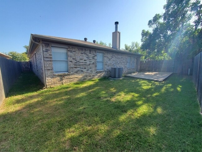 Building Photo - 4233 Fernleaf Dr