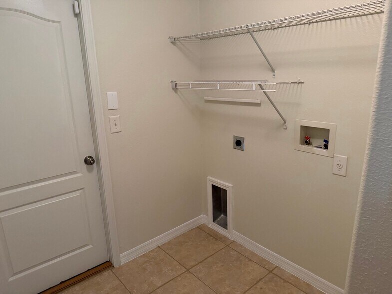 Building Photo - 10206 Stedfast Ct