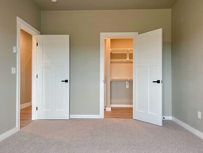 Building Photo - 2 bed/ 1.5 bath in Brand New Soldier Ridge...