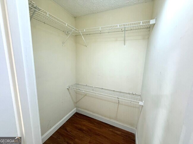 Building Photo - 1220 Kennesaw Trace Ct
