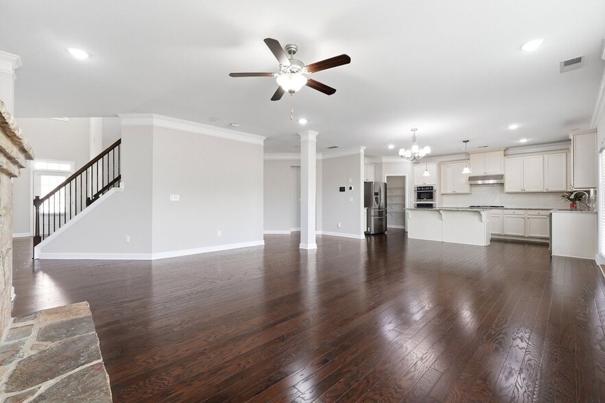 Building Photo - 304 Cochin Dr