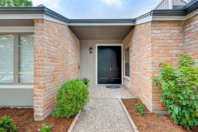 Building Photo - 2234 Kinbrook Dr