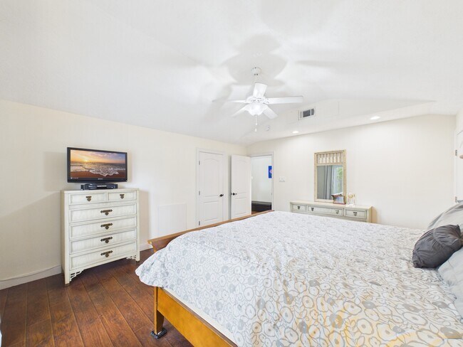 Building Photo - 5110 Academy St