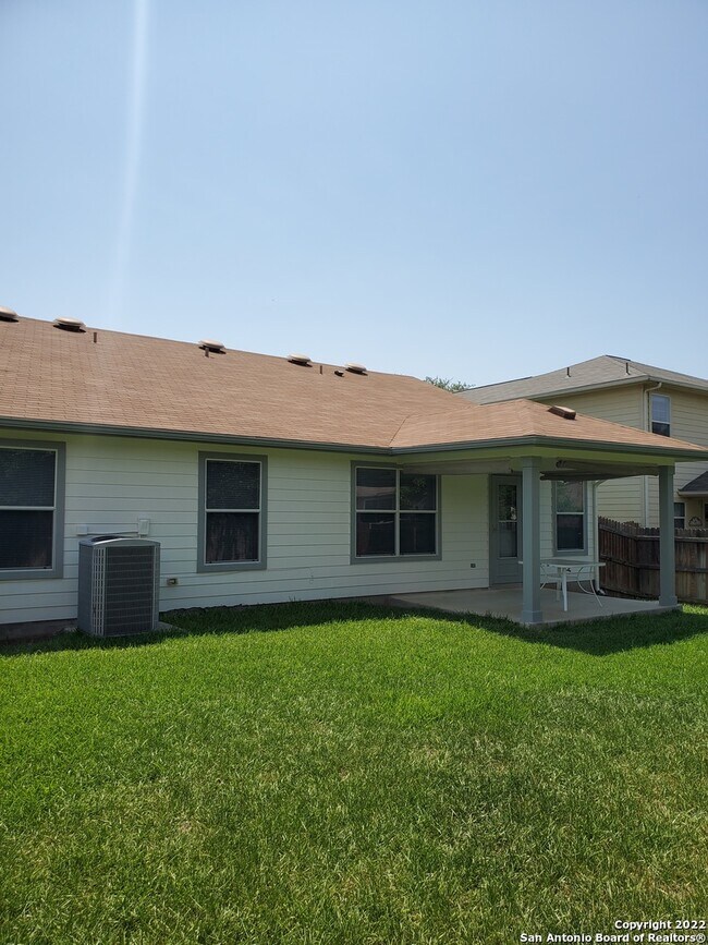 Building Photo - 136 Rattlesnake Way