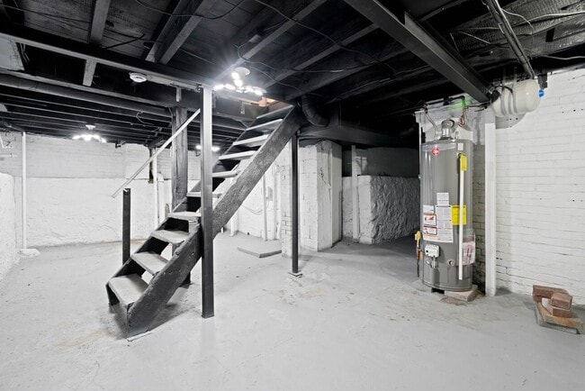 Building Photo - MOVE IN SPECIAL! SCORE HALF OFF 1ST MONTH'S RENT IF SIGNED BY NOV. 21! Beautiful 3 bedroom home i...