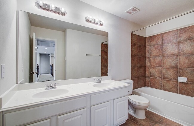 Building Photo - 5122 Raven Forest Ln