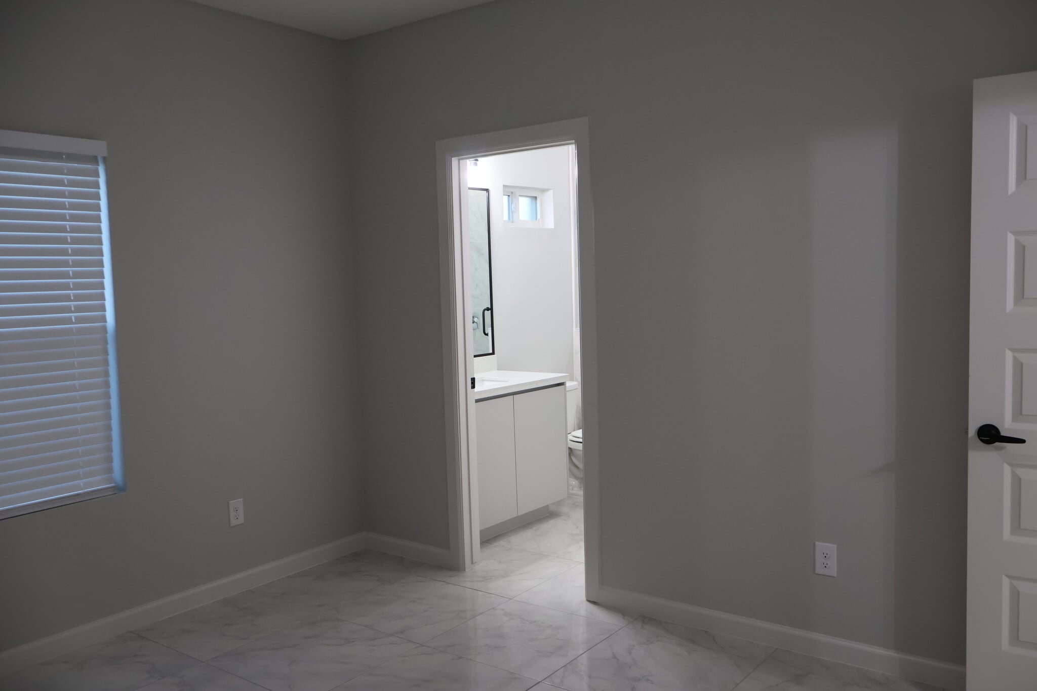 master/bathroom - 1005 Hidden Hills St