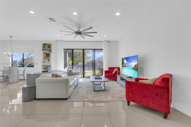 Building Photo - 10890 Shore St