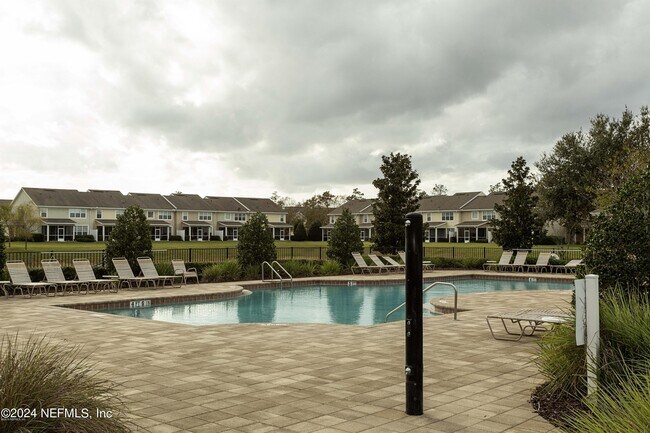 Building Photo - 6332 Autumn Berry Cir