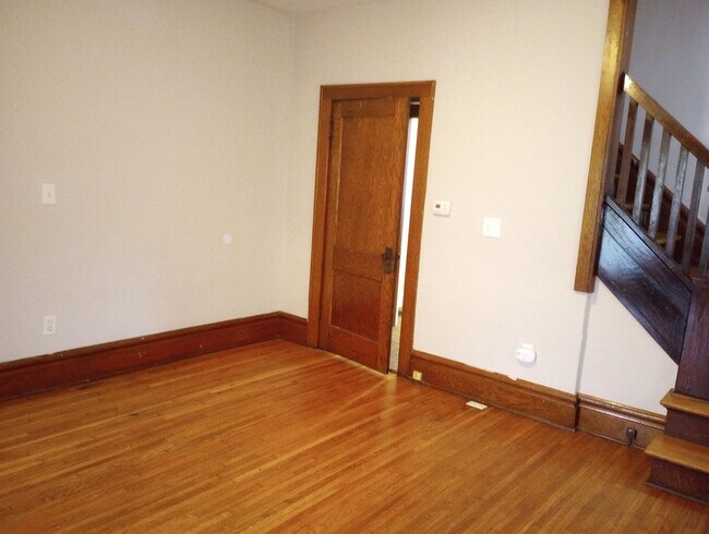 Building Photo - OSU 2 Bedroom Duplex