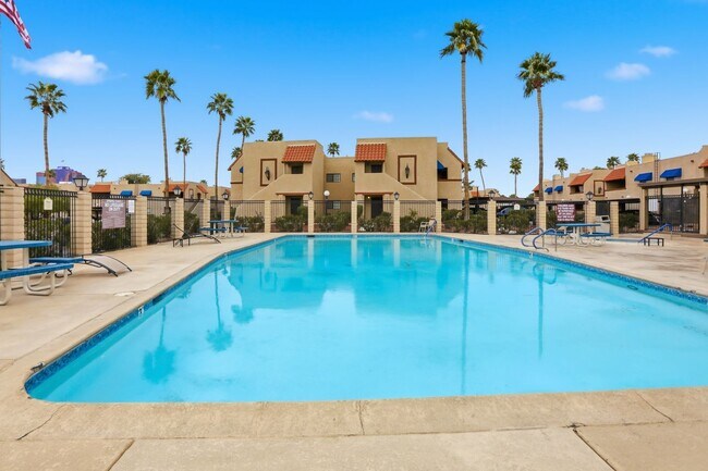 Building Photo - Beautiful 2 Bedroom Condo in China Town District