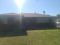 Building Photo - Beautiful 3 Bedroom Home in Riverside